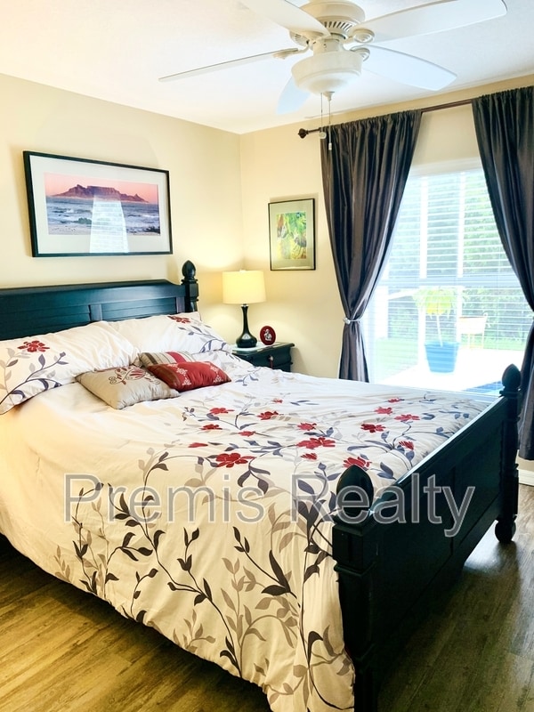 Building Photo - 431 Denise St