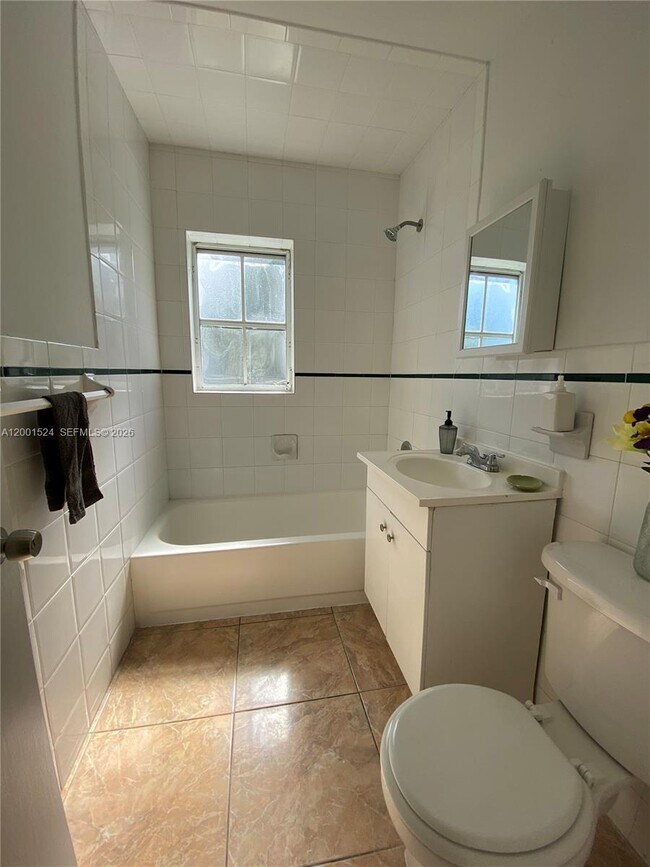 Building Photo - 9870 Nicaragua Dr