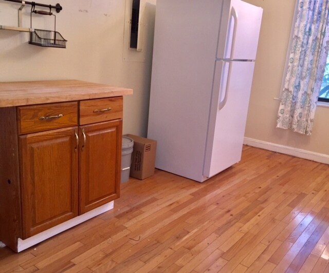 Building Photo - Shabbar-329 E St