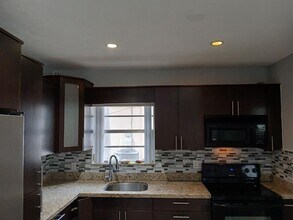 Building Photo - 2111 N 57th Terrace