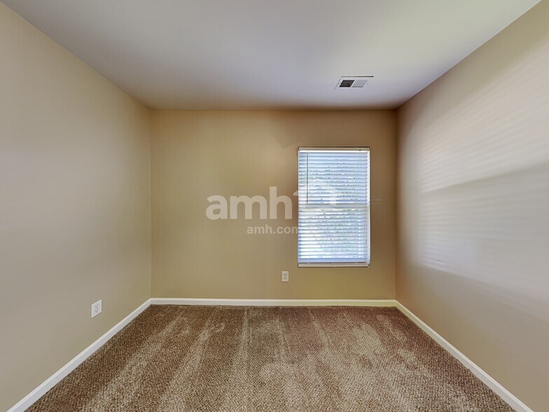Building Photo - 148 Bellfare Dr