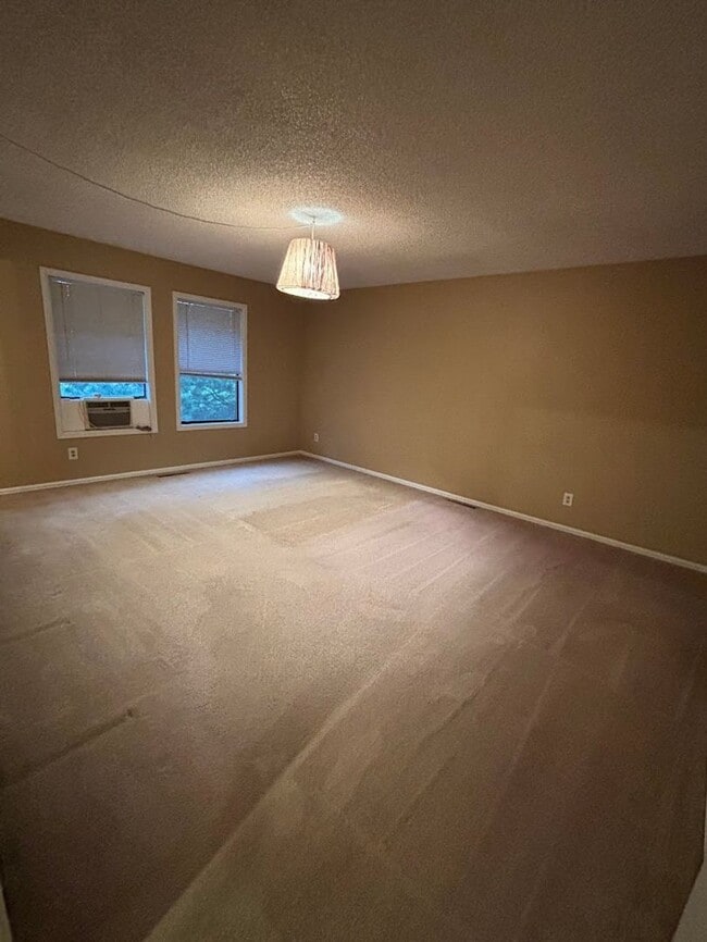 Building Photo - Westside 3 Bedroom Home in D20