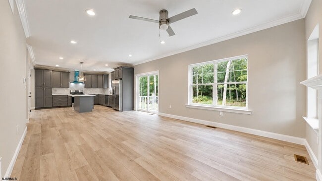 Building Photo - 456 S Nectar Ave