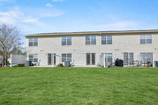 Building Photo - 506 Wingspan Way