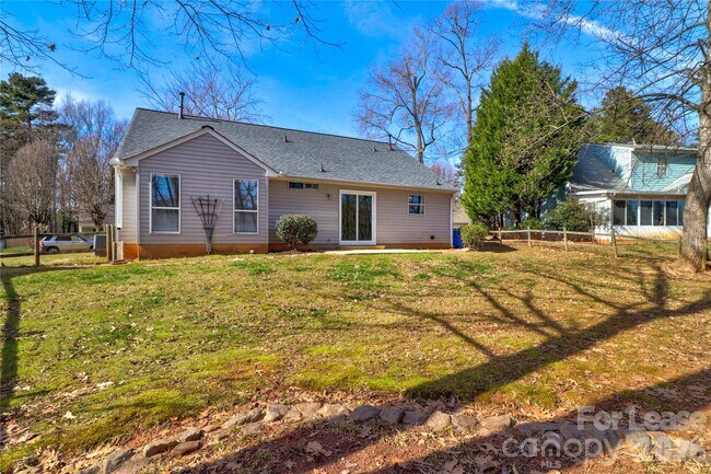 Building Photo - 729 Rebecca Jane Dr