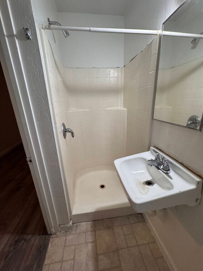 Building Photo - LONG-TERM RENTAL: Updated Studio with Shar...