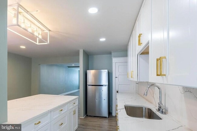 Building Photo - 6519 Dorel St