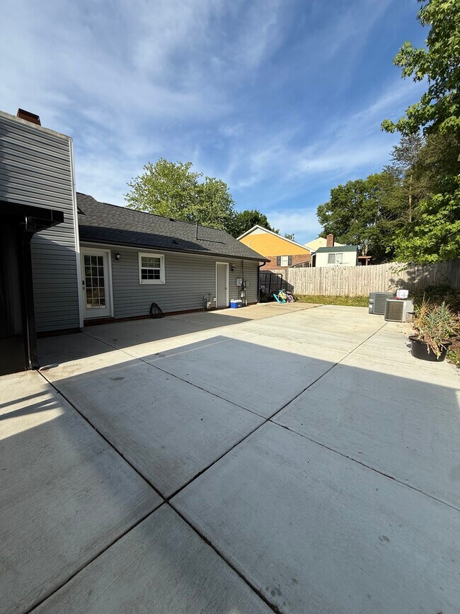 Building Photo - 3216 Timberwolf Ave
