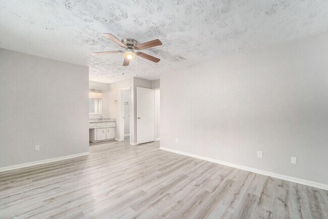 Building Photo - 23235 Earlmist Dr