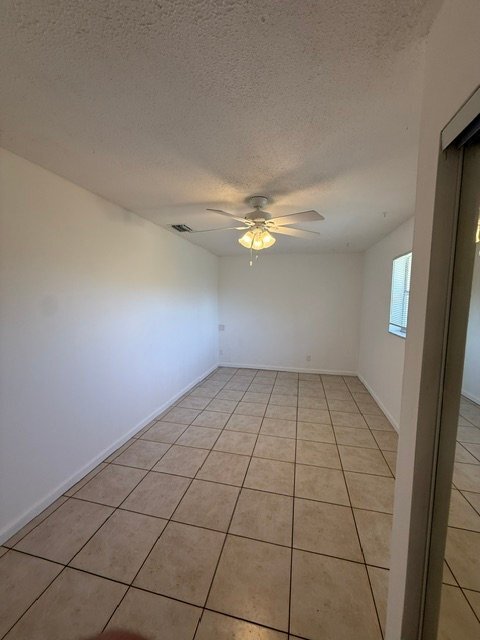 Building Photo - 1020 N 18th Ct