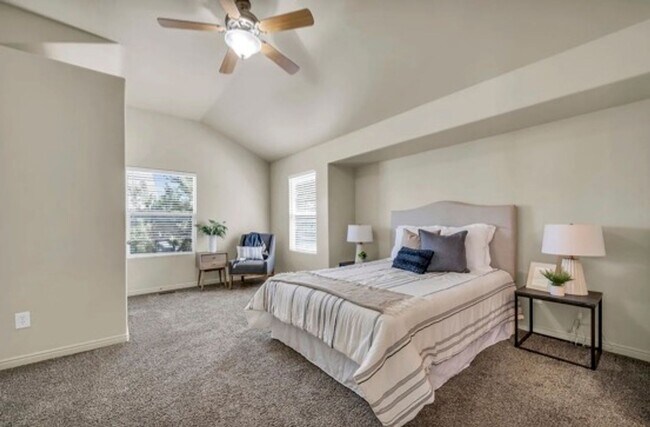 Building Photo - Stunning Home in Excellent Location!