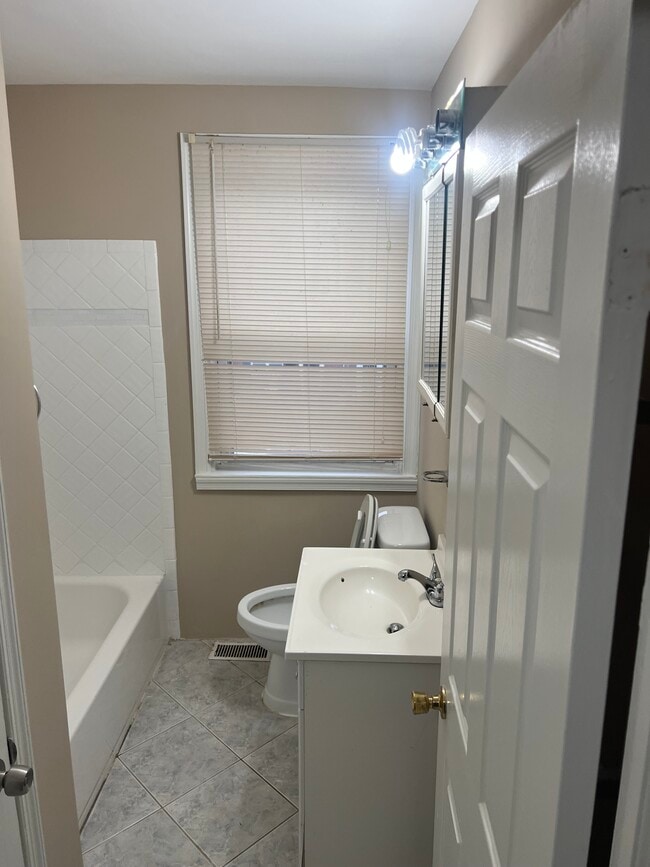 Building Photo - 44X Random Rd