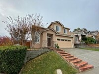 Building Photo - 4 Bed 2.5 Bath Single Family Home In San R...