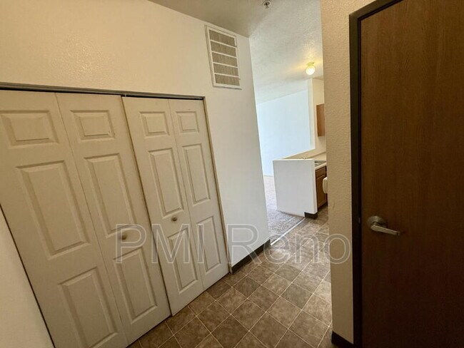 Building Photo - 1600 I St