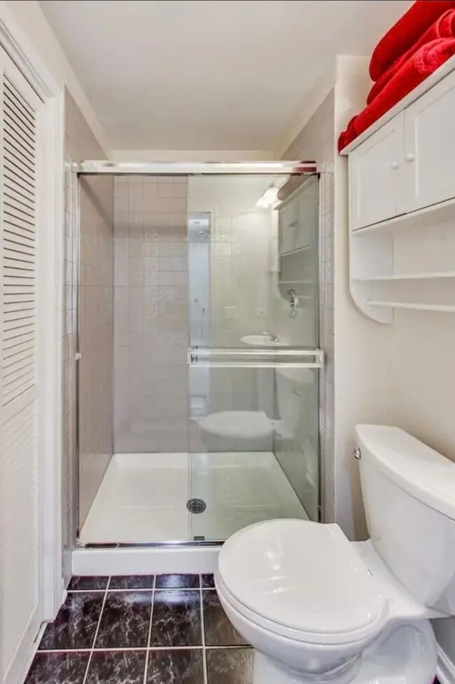 Building Photo - 1802 W Diversey Pkwy