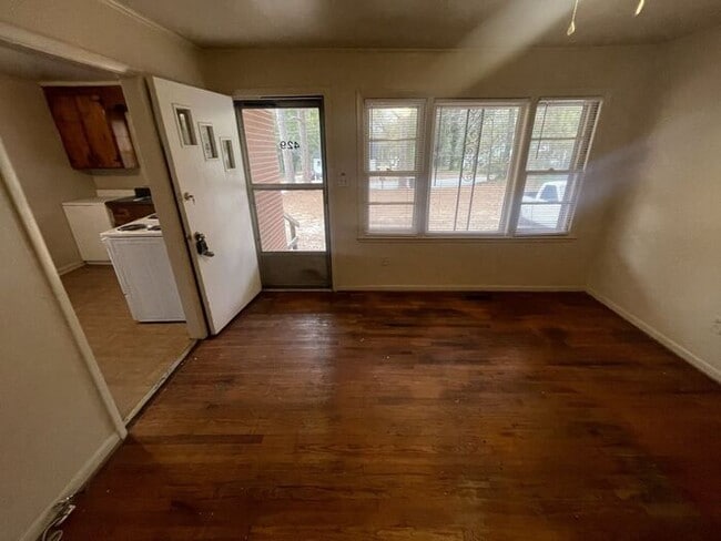 Building Photo - 429 Rose Ln