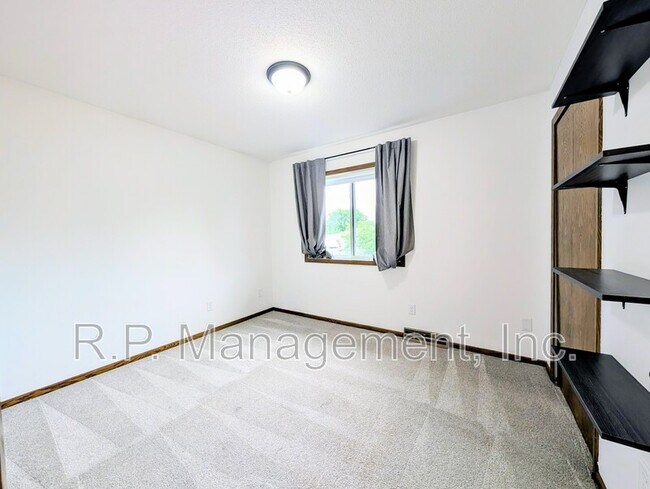 Building Photo - 4382 Rosebriar Ave