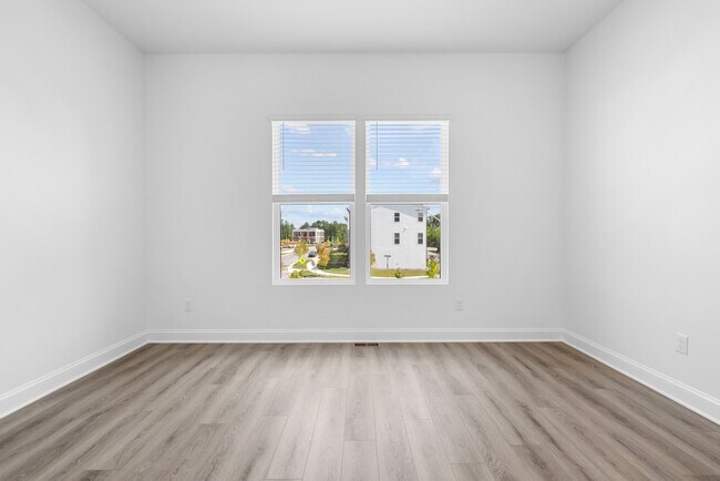 Building Photo - 2910 Kempthorne Rd