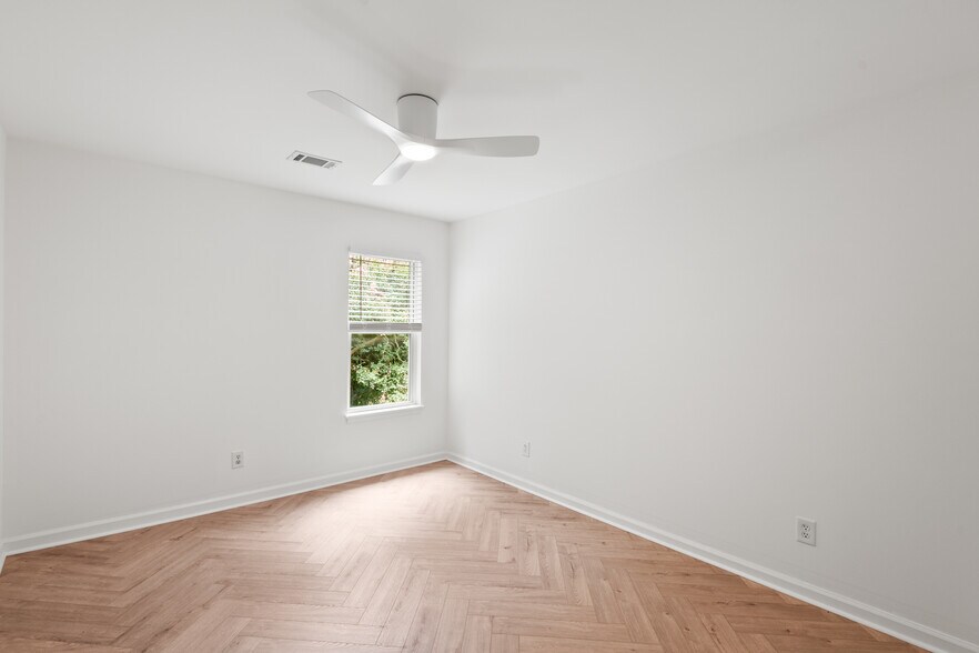 Building Photo - 907 Beaufort St