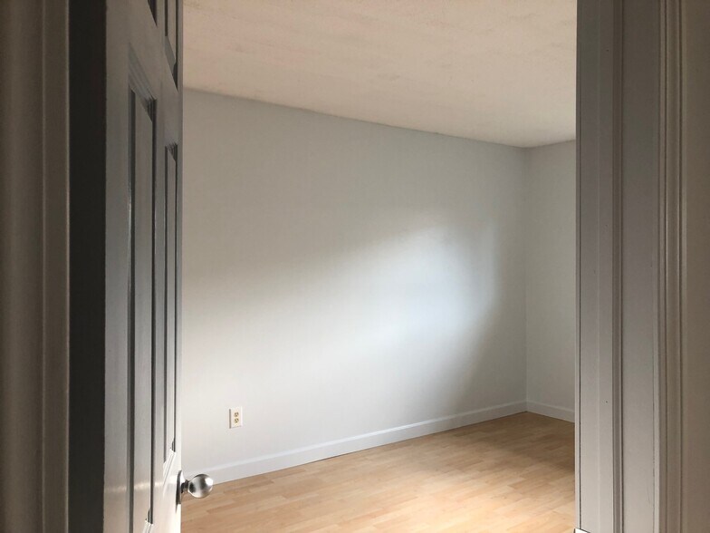 Building Photo - 124 Quarry Hill Rd