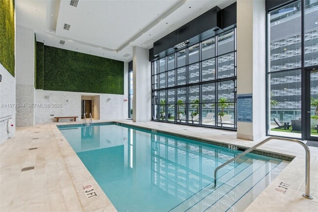 Building Photo - 1010 Brickell Ave