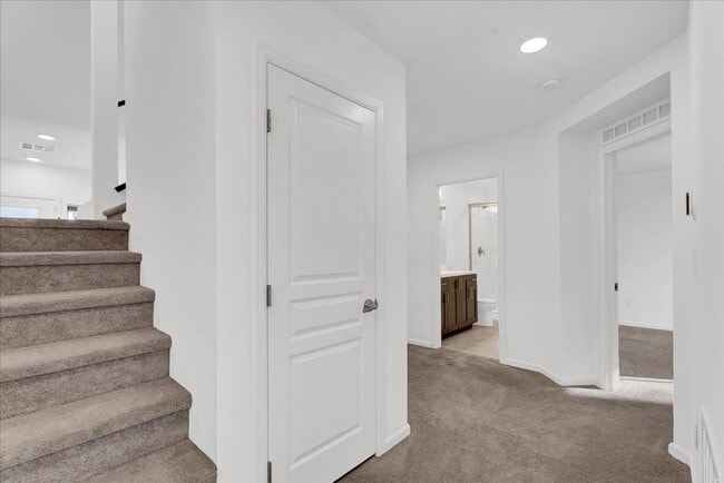 Building Photo - Stunning 4-Bedroom Home in Gated Community Near I-215 & Top Amenities!