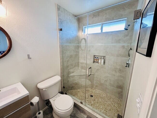 Building Photo - Charming 3 Bedroom House with Pool in Friendly Hills, Joshua Tree