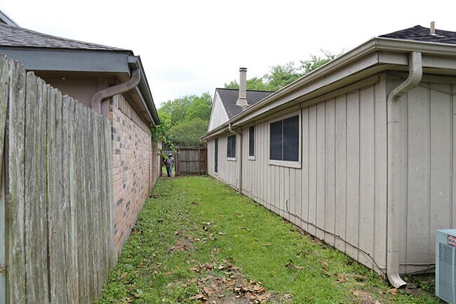 Building Photo - 2338 Sunset Trail