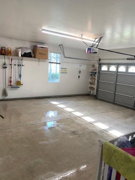 Garage available in lieu of street $50 - 1495 Breezeway Ct