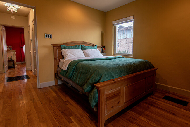 Building Photo - 2816 Silver Ave