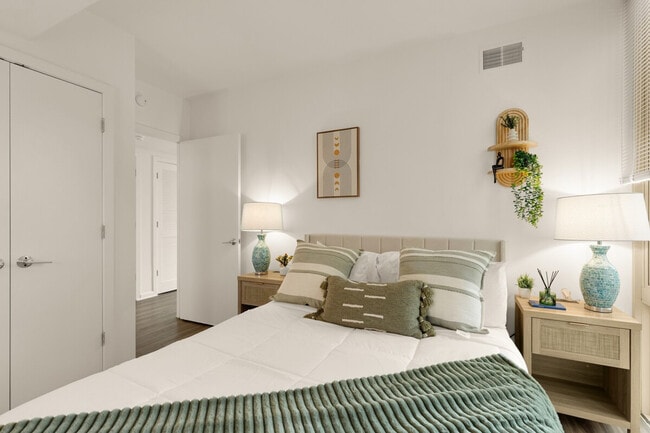 Building Photo - 1548 Spring Hill Rd