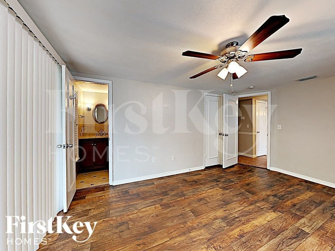Building Photo - 9220 Lido Ln