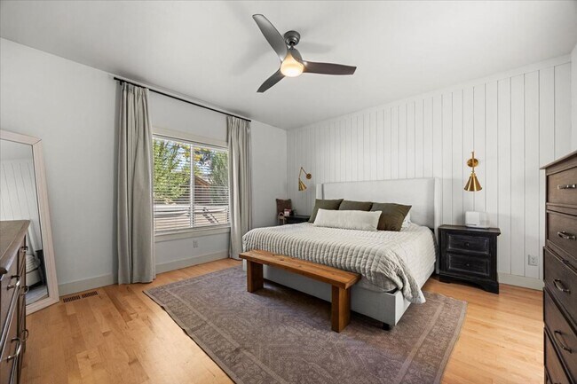 Building Photo - Beautiful 3 bed 2.5 bath home