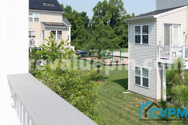 Building Photo - 128 Merlot St