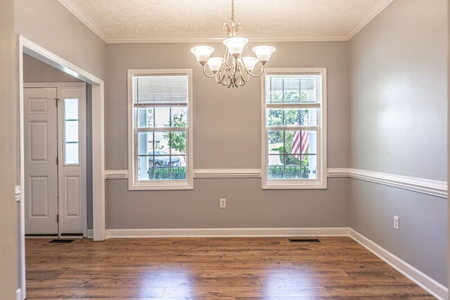 Building Photo - 108 Silverburn Pl