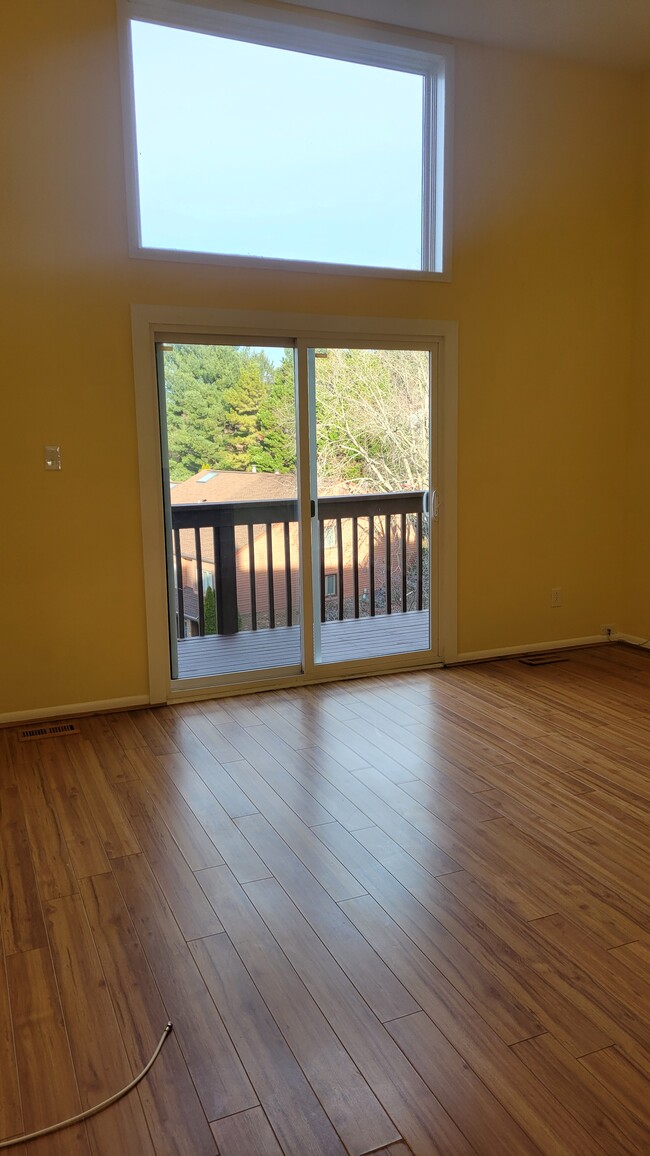 Building Photo - 3226 Brookline Rd