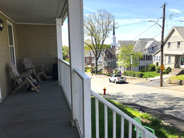 Front Porch - 111 Ashland St