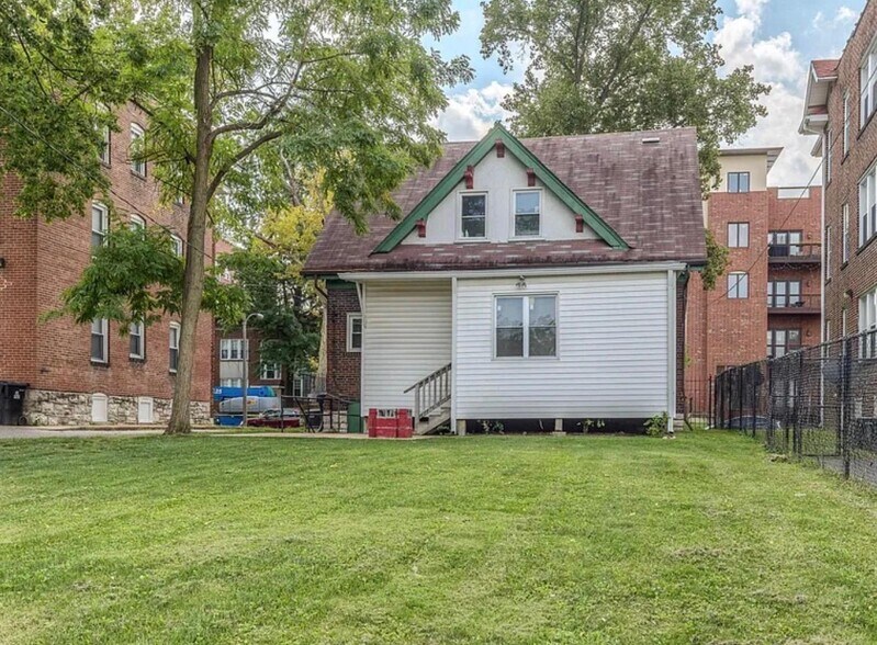 Building Photo - 6415 Cates Ave