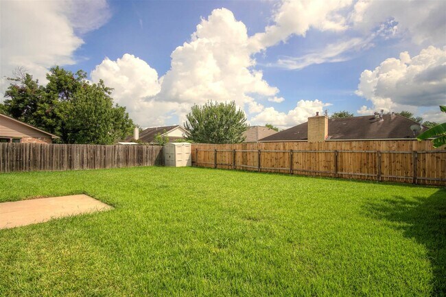 Building Photo - 3038 Mosby Dr