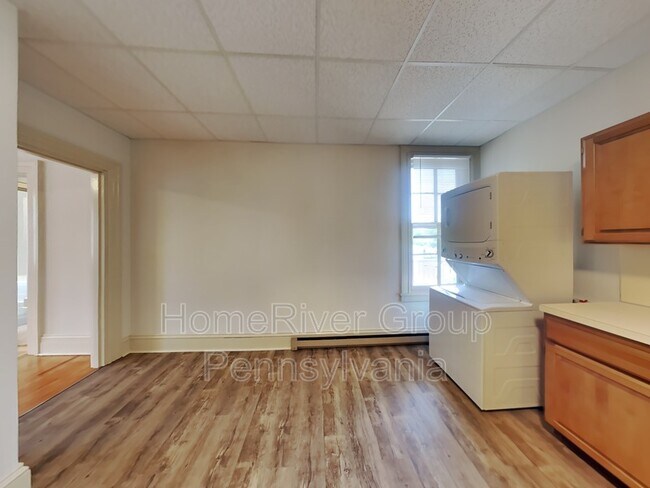 Building Photo - 118 S Hanover St