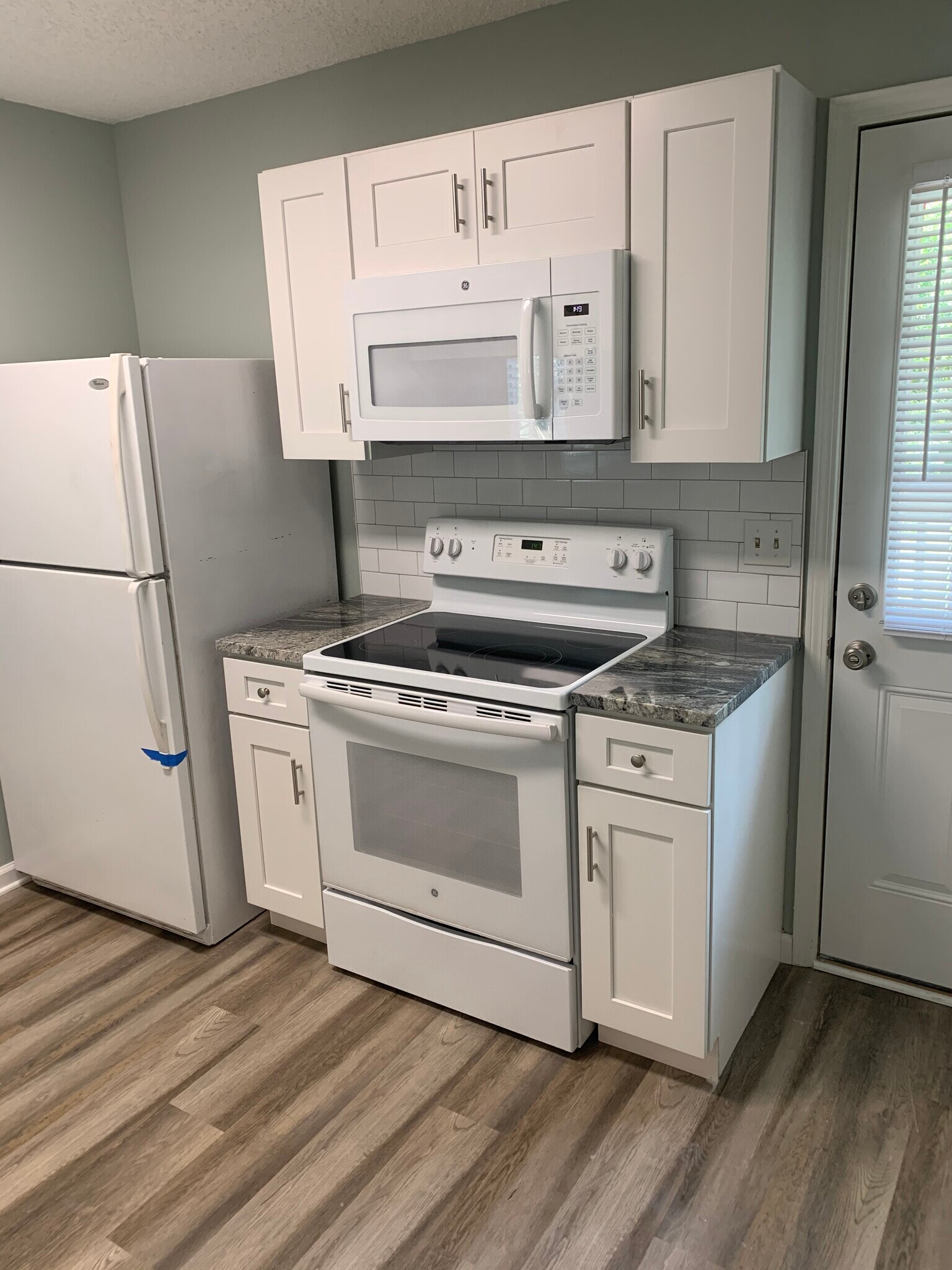 Building Photo - 2133 Oleander Pl