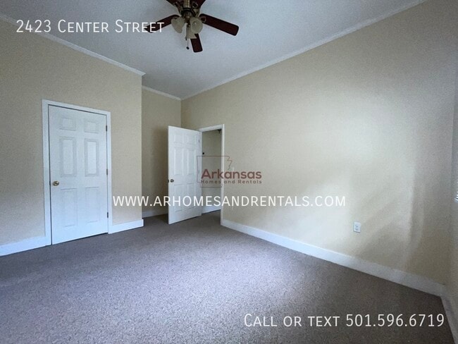 Building Photo - 2423 Center St