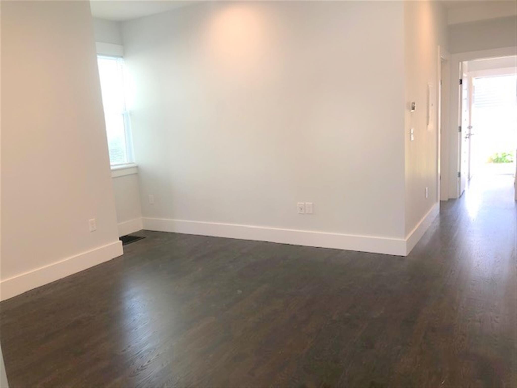 Building Photo - 75 Kinnaird St