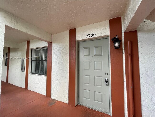 Building Photo - 2390 Coral Springs Dr
