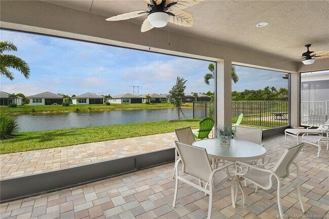 Building Photo - 11933 SW Coral Cove Pkwy