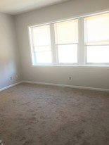 Building Photo - 514 Saint Paul St