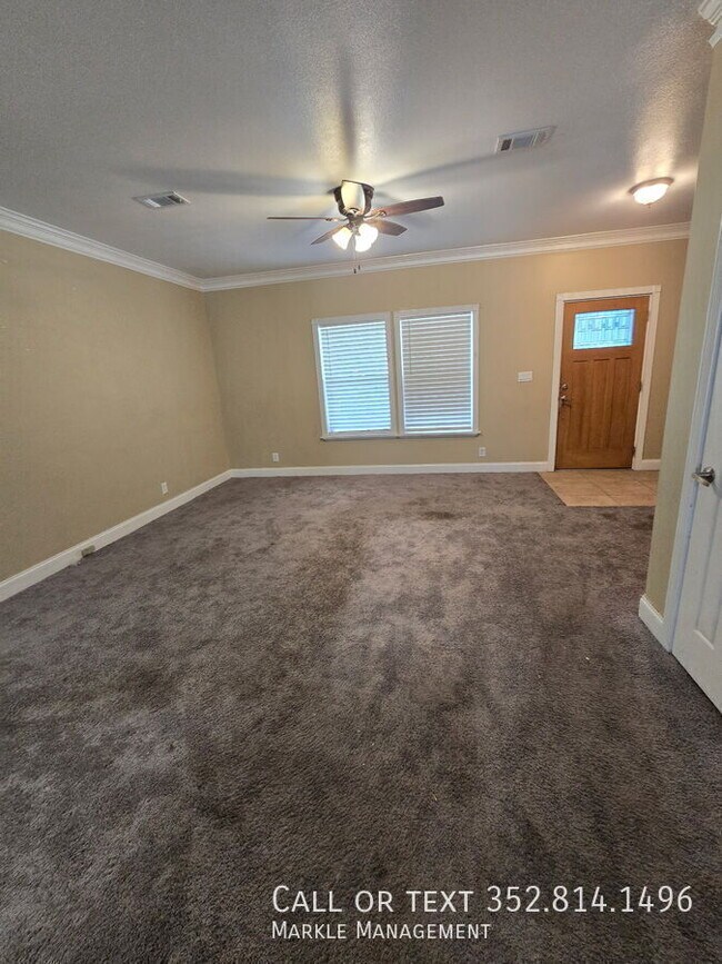 Building Photo - 200 S 11th St