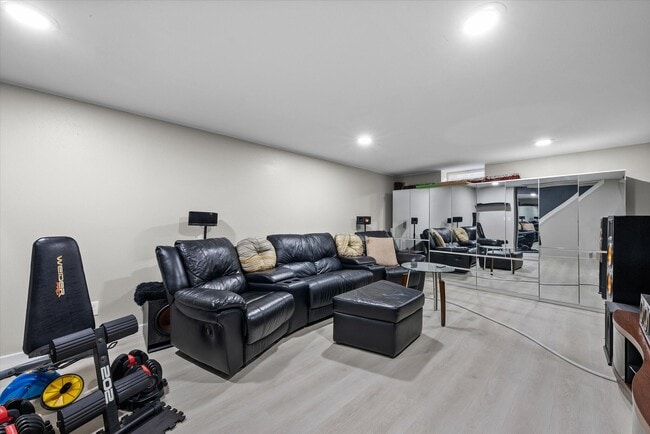 Building Photo - N20W5343 Pierce Ct