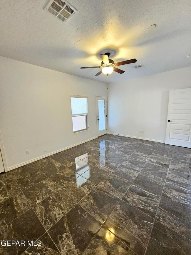 Building Photo - 704 Espada Dr