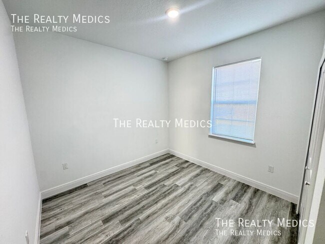 Building Photo - 310 Dogfish Way